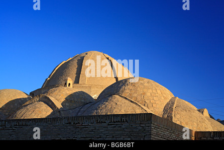 Dômes de Taq-i-Zaragon (bijouterie' Bazaar), (16e siècle), Boukhara, Ouzbékistan Banque D'Images