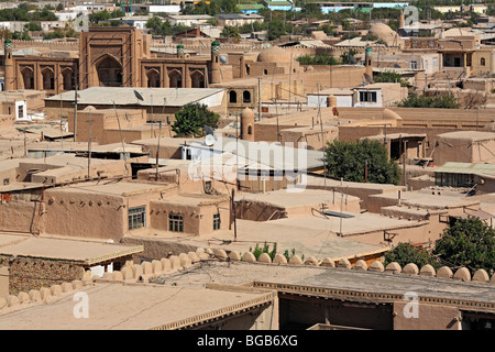 Vue depuis les remparts de la ville, Khiva, Ouzbékistan Banque D'Images