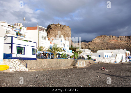 Vue de la plage et de la ville, Puerto de las Nieves, Municipalité d'Agaete, Gran Canaria, Îles Canaries, Espagne Banque D'Images