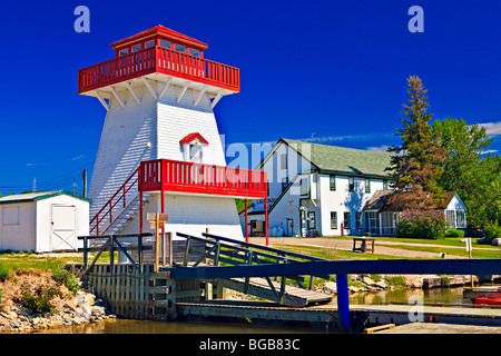 Phare de la marina de Gull Harbour, le lac Winnipeg, du parc provincial Hecla, Hecla Island, au Manitoba, Canada. Banque D'Images