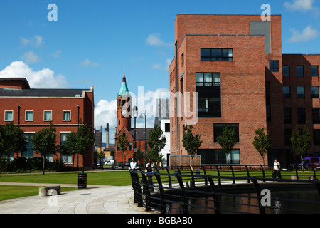 L'Irlande du Nord, Belfast, moderne, réaménagement de l'ancien Travaux Gaz brown field.Office de régénération, des centres d'appel et d'hôtels. Banque D'Images