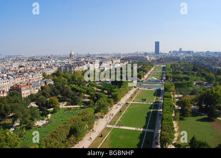 Vue aérienne du Champ de Mars de la Tour Eiffel. Paris, France Banque D'Images