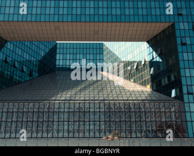 Elysées La Défense buiding (1982). La Défense, le principal quartier des affaires de Paris. La France. Banque D'Images