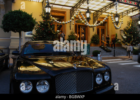 Entrée du casino et l'Opéra de Monte Carlo, avec Bentley, Principauté de Monaco, Europe Banque D'Images