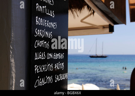 Menu, Cala de Ses Salines, Ibiza, îles de pins, Iles Baléares, Espagne, Europe Banque D'Images