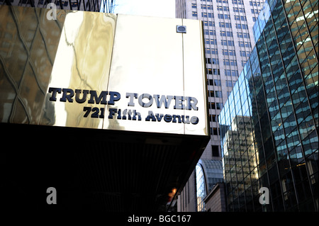 Entrée de la Trump Tower dans la Cinquième Avenue Manhattan New York USA - photo de Simon Dack Banque D'Images