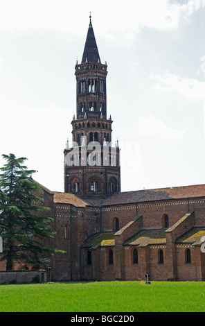 L'abbaye cistercienne de Chiaravalle construit brique gothique chef-d'4 km au sud est de Milan en Lombardie rural Banque D'Images