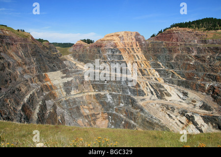 Une mine d'or à ciel ouvert dans la région de Lead, Dakota du Sud