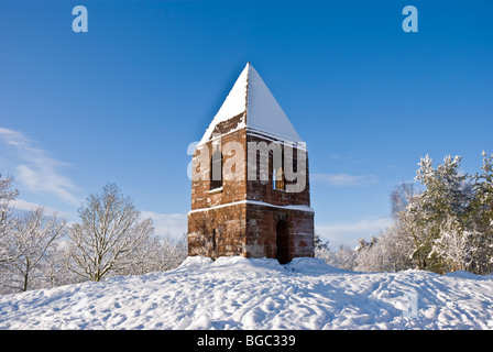 Penrith Beacon dans la neige Banque D'Images