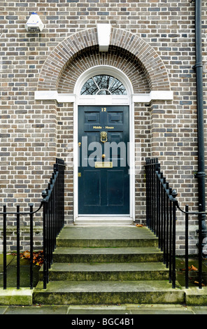 Porte Noire et des mesures pour le néo Georgian House Lieu Highbury Islington Londres Angleterre Royaume-uni Banque D'Images