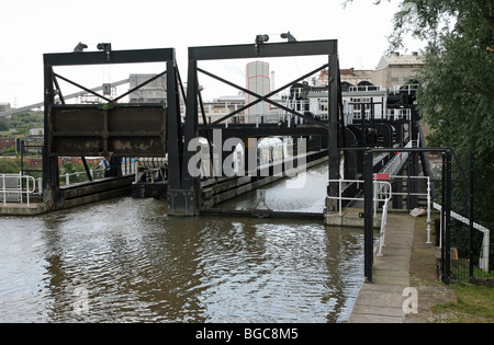 Vue de la partie supérieure de l'élévateur à bateau Anderton du Trent et Mersey Canal, Anderton, Cheshire, Angleterre Banque D'Images