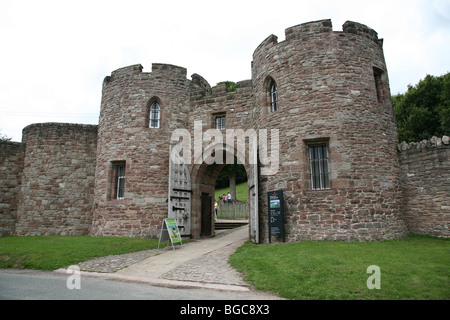 Le portique d'entrée à Beeston Castle, Cheshire Banque D'Images