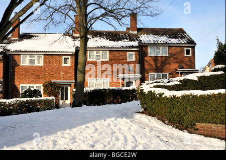 Décembre neige de l'hiver dans la banlieue de Hemel Hempstead, Royaume-Uni. Banque D'Images