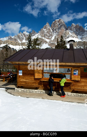 La station de ski de Cortina d'Ampezzo. Sud Tyrol, Dolomites, Italie Banque D'Images