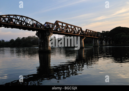 La Thaïlande, Kanchanaburi ; la mort pont ferroviaire sur la Rivière Kwai Banque D'Images