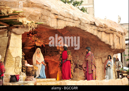 Représentation d'une tradition de Noël nativité à Saint Peter square Rome Vatican Banque D'Images