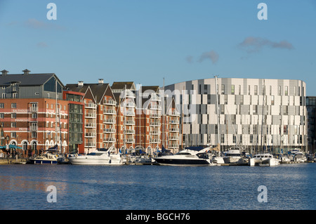 Bâtiments sur Neptune Quay y compris l'hôtel Harbour House sel et la nouvelle université (NGC), Ipswich, Suffolk, UK. Banque D'Images