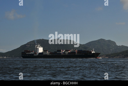 'CSAV Renaico' conteneur navire naviguant à l'ouest à l'Est du canal, près de Lamma Aberdeen, Hong Kong, Chine Banque D'Images