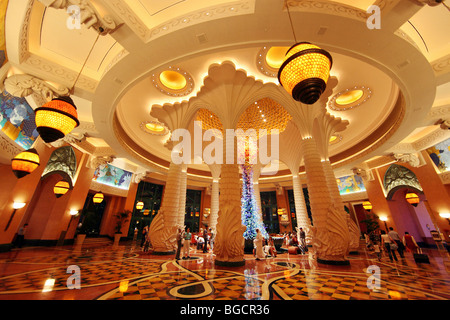 Le hall de l'Hôtel Atlantis à Dubaï, Émirats Arabes Unis Banque D'Images
