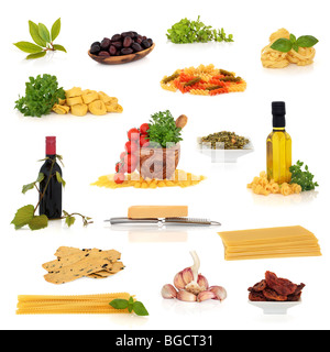 Grande cuisine italienne et verre collection isolated over white background. Banque D'Images