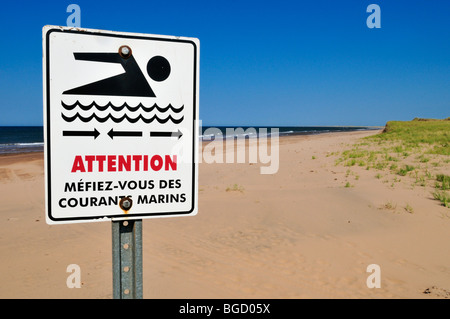 Panneau d'avertissement à la plage de l'Hopitale, Ile du Cap aux Meules, les îles de la Madeleine, Îles de la Madeleine, Québec, Canada Maritime, Aucun Banque D'Images