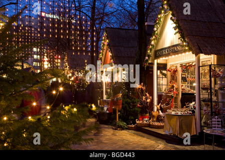 Les échoppes de Noël de Tivoli, Copenhague, Danemark, Europe Banque D'Images