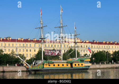 Zabava bateau restaurant à Saint Petersburg, Russie Banque D'Images