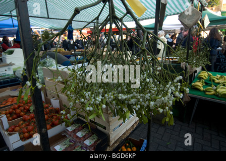 Broadway Market, Hackney. Bloquer la vente de gui. Banque D'Images