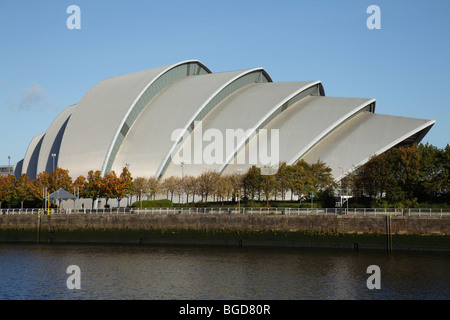 L'Armadillo / Clyde Auditorium à côté de la rivière Clyde en Écosse Glasgow Automne UK Banque D'Images