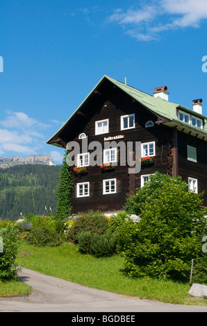 Maison près de Riezlern Kleinwalsertal avec à la Mt. Hoher Ifen, Allgaeu, Vorarlberg, Autriche, Europe Banque D'Images