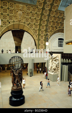 Belle époque intérieur du Musée d'Orsay ou du Musée d'Orsay, ancienne gare ferroviaire ou ancienne gare ferroviaire convertie (construite en 1898-1900), Paris, France Banque D'Images