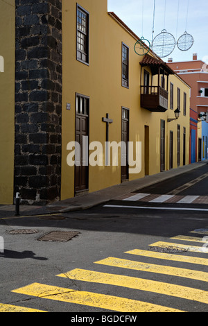 Un street junction à Puerto de la cruz à Tenerife, Espagne Banque D'Images