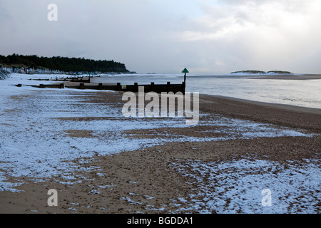 La neige s'installe sur la plage Banque D'Images