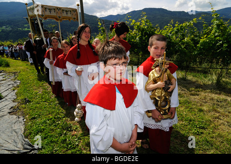 Herz-Jesu-Prozession, Sacré-Cœur en procession Feldthurns, Brixen, Tyrol du Sud, Italie, Europe Banque D'Images