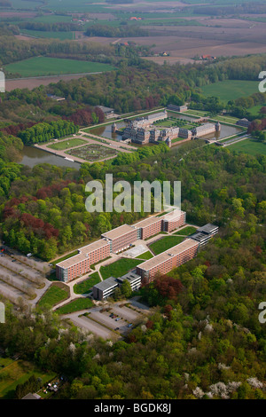 Photo aérienne, Fachhochschule für Finanzen NRW business school, Ciron château château à douves, château baroque, Nordk Banque D'Images