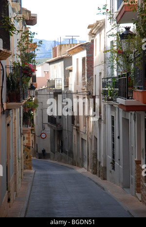 Scène de rue dans le village de montagne de Relleu, Province d'Alicante, Communauté Valencienne, Espagne Banque D'Images