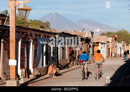 La rue Caracoles à San Pedro de Atcama, Chili Banque D'Images