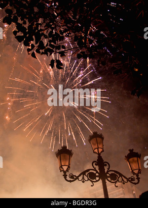 D'artifice à Valence (Espagne) au cours du temps Fallas Banque D'Images