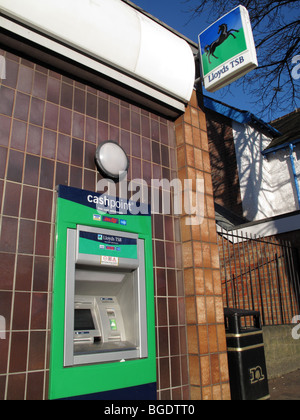 Un distributeur de billets ATM Lloyds TSB dans une ville du Royaume-Uni. Banque D'Images