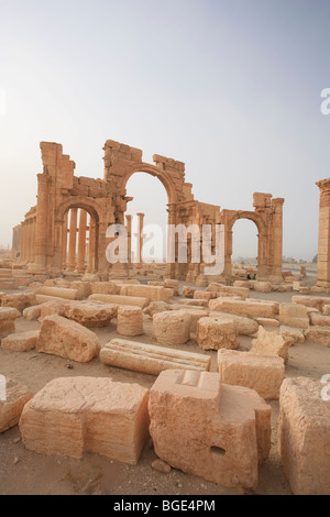 La Syrie, Palmyre ruines (UNESCO Site), arc monumental Banque D'Images