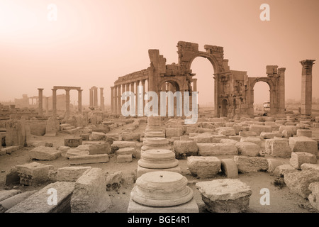 La Syrie, Palmyre ruines (UNESCO Site), arc monumental Banque D'Images