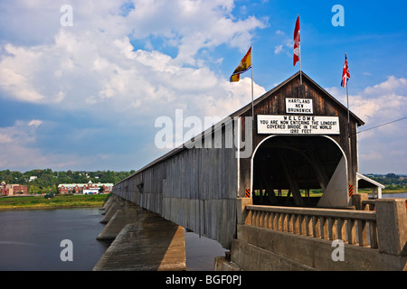 Pont couvert de Hartland, le plus long pont couvert du monde et Site Historique National, Saint John River, panoramique de la vallée D Banque D'Images