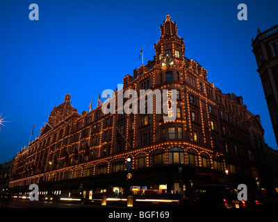 Harrods Londres au crépuscule Banque D'Images