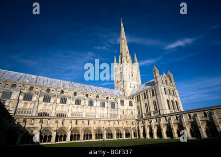 Autour de la cathédrale au cœur de Norfolk, Angleterre Banque D'Images