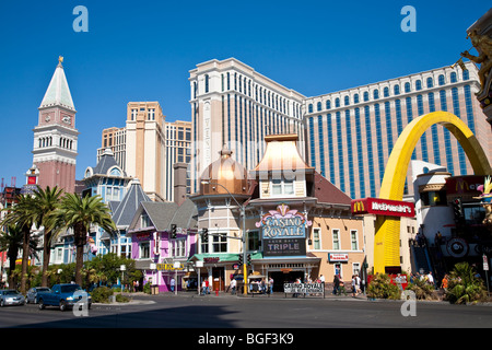Las Vegas Strip, cet hôtel Vénitien avec Casino Royale et points de restauration rapide Banque D'Images