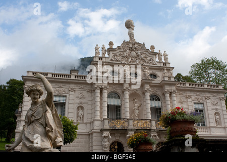 Château de Linderhof (en allemand : Schloss Linderhof) est en Allemagne, dans le sud-ouest de Bavière près de Abbaye Ettal Banque D'Images