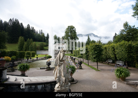 Château de Linderhof (en allemand : Schloss Linderhof) est en Allemagne, dans le sud-ouest de Bavière près de Abbaye Ettal Banque D'Images