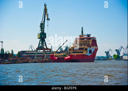 Chantier avec grues et docks, Gdansk, Pologne | Werft Danzig, Pologne Banque D'Images