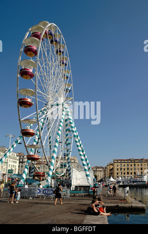 Grande roue ou roue géante sur le quai des Belges, le Vieux Port, le Vieux Port, le Port ou le Port, Marseille ou Marseille, Provence, France Banque D'Images