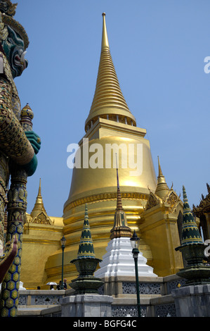 Phra Si Rattana Chedi, le Grand Palais, Phra Nakhon, Bangkok, Thaïlande Banque D'Images